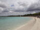 Het strand van Es Trenc op Mallorca met turquoise zee en witte zandkust