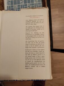Opengeslagen boek van Rie Cramer met tekst over haar leven op Mallorca