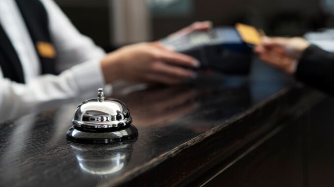 Illustratieve foto van een hotelreceptie op Mallorca bij bericht over onderzoek naar mogelijke illegale bouwwerkzaamheden