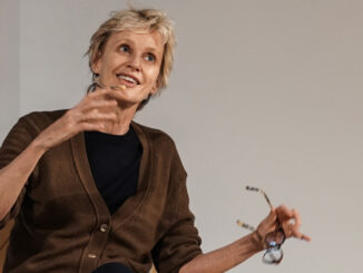 Siri Hustvedt tijdens een literaire lezing – hoofdgast op Festival Literatura Expandida a Magaluf 2025