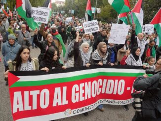 Demonstranten met Palestijnse vlaggen tijdens een mars in Madrid tegen het geweld in Gaza (2023).