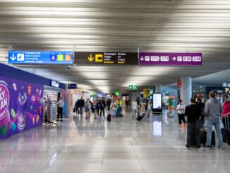 Hal van luchthaven Palma de Mallorca waar stakingen dreigen bij de assistentie voor reizigers met beperkte mobiliteit.